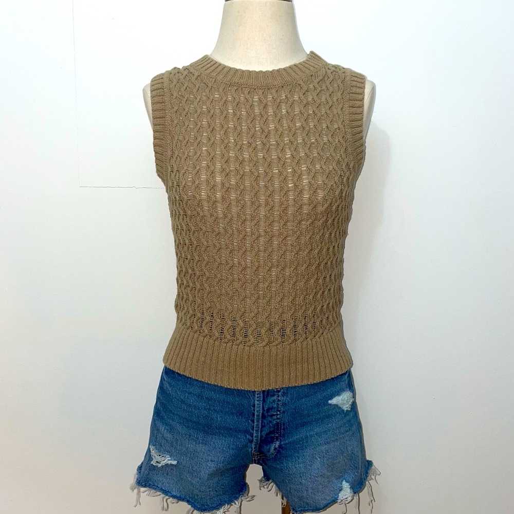 GAP Womens Tan Cable Knit Sweater Vest Crew‎ Neck Sleeveless Pullover Small - Picture 9 of 9